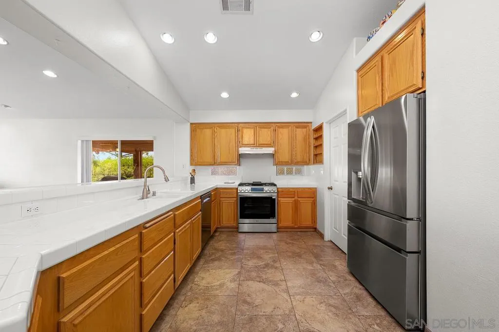 2617 Lobelia Rd, Alpine, California 91901 home-pic-16
