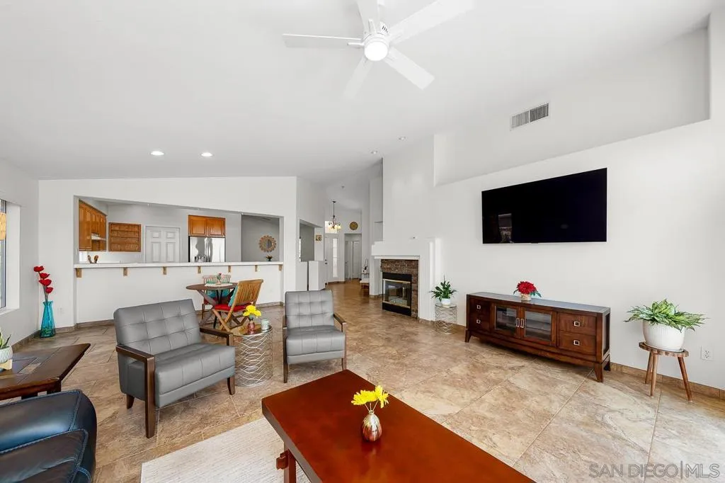 2617 Lobelia Rd, Alpine, California 91901 home-pic-12