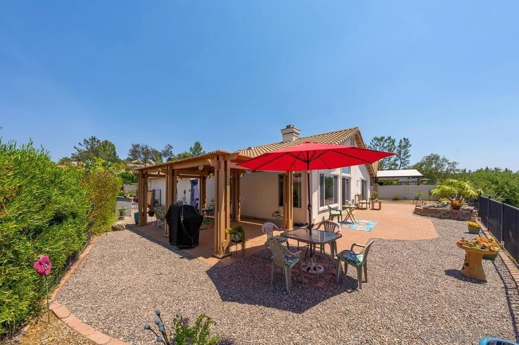 2617 Lobelia Rd, Alpine, California 91901 home-pic-4