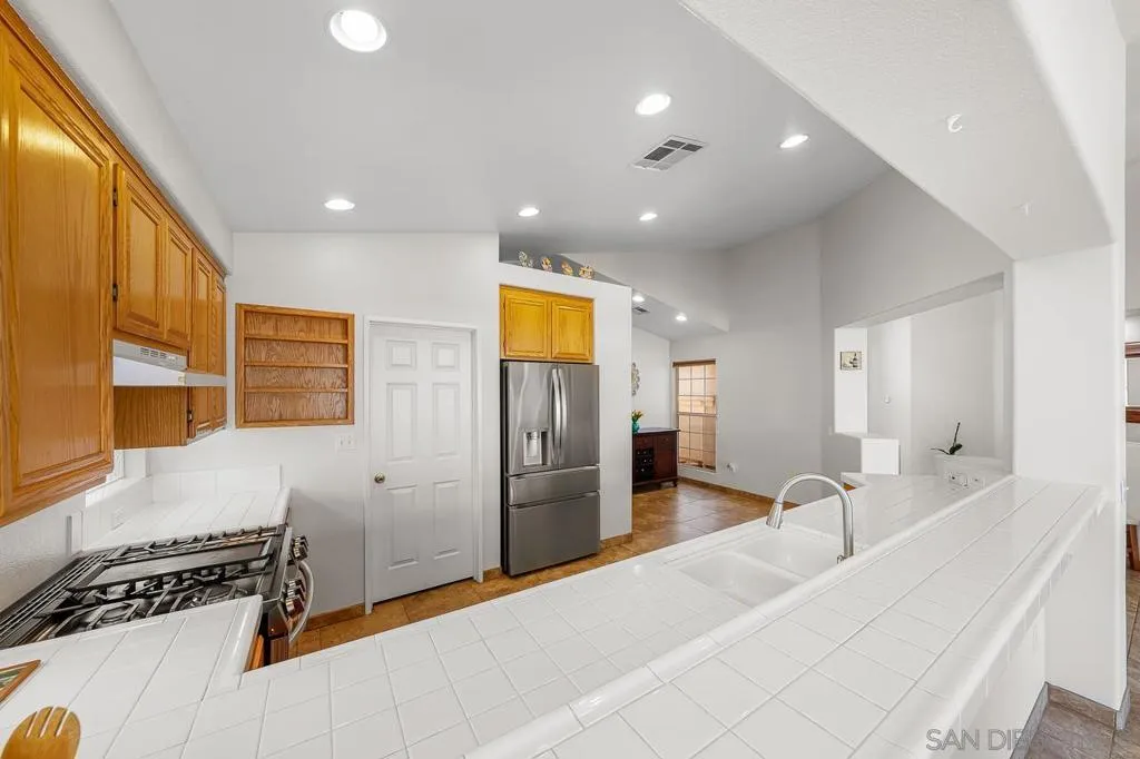 2617 Lobelia Rd, Alpine, California 91901 home-pic-17