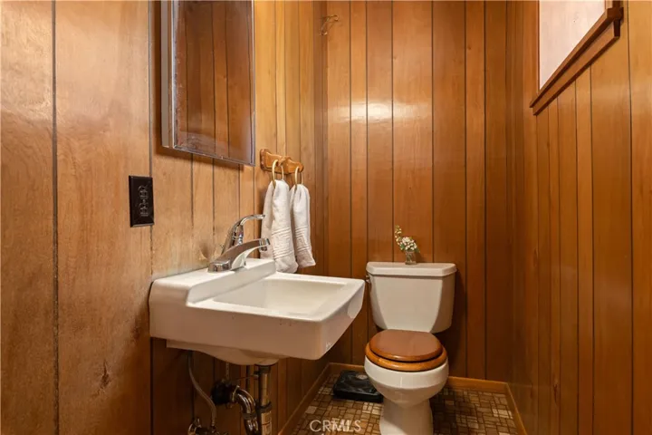 Half Bath behind Kitchen