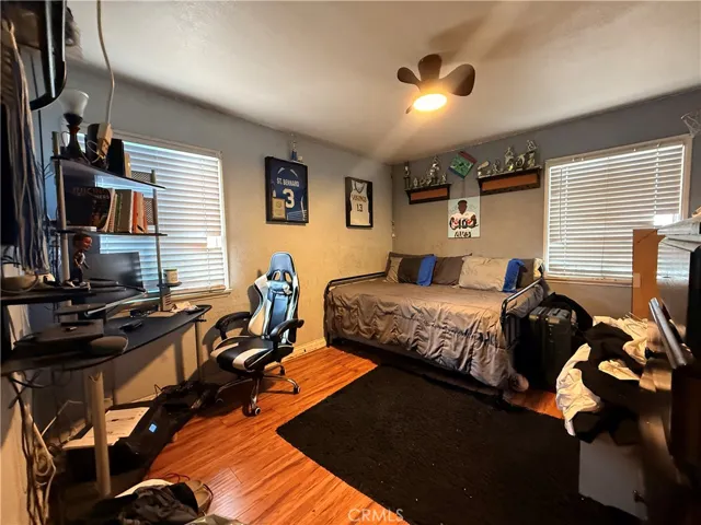 1519 W 111th St, Los Angeles, California 90047