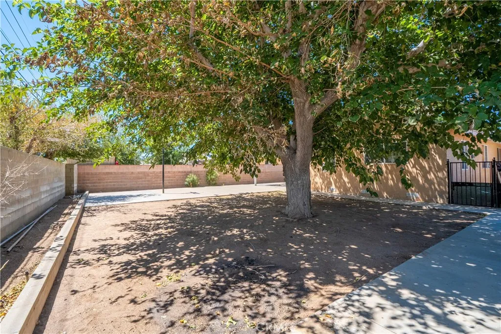 38632 Lemsford Avenue, Palmdale, California 93550 home-pic-30