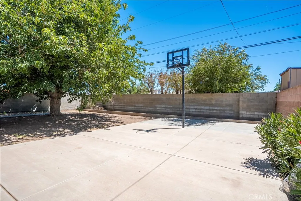 38632 Lemsford Avenue, Palmdale, California 93550 home-pic-24