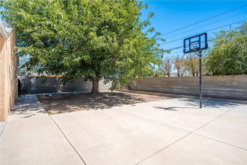 38632 Lemsford Avenue, Palmdale, California 93550 home-pic-23