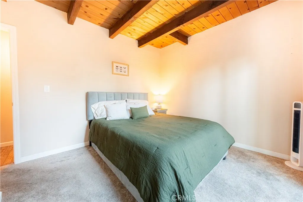 23804 Lakeview Drive, Crestline, California 92325 home-pic-25