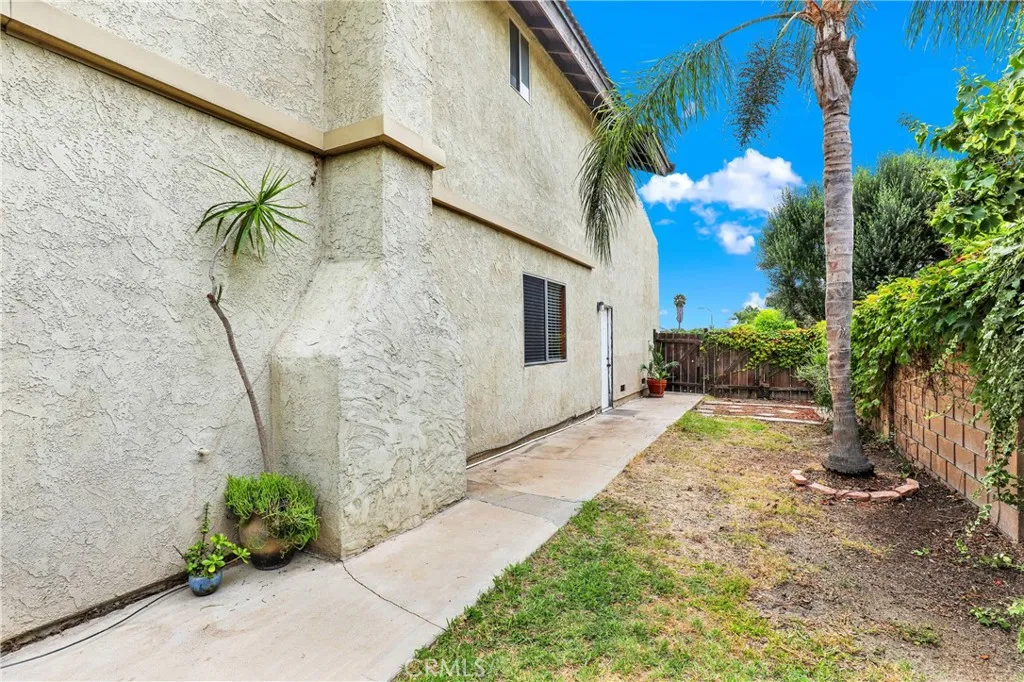 18417 Mount Kristina Street, Huntington Beach, California 92708 home-pic-33