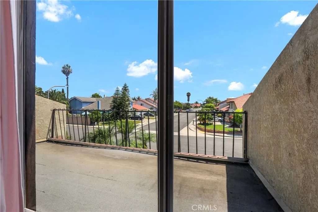 18417 Mount Kristina Street, Huntington Beach, California 92708 home-pic-26