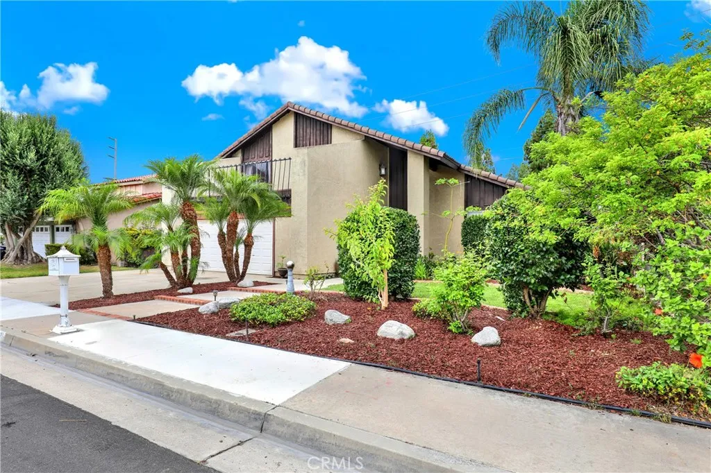 18417 Mount Kristina Street, Huntington Beach, California 92708 home-pic-0