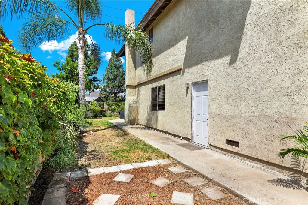 18417 Mount Kristina Street, Huntington Beach, California 92708 home-pic-32