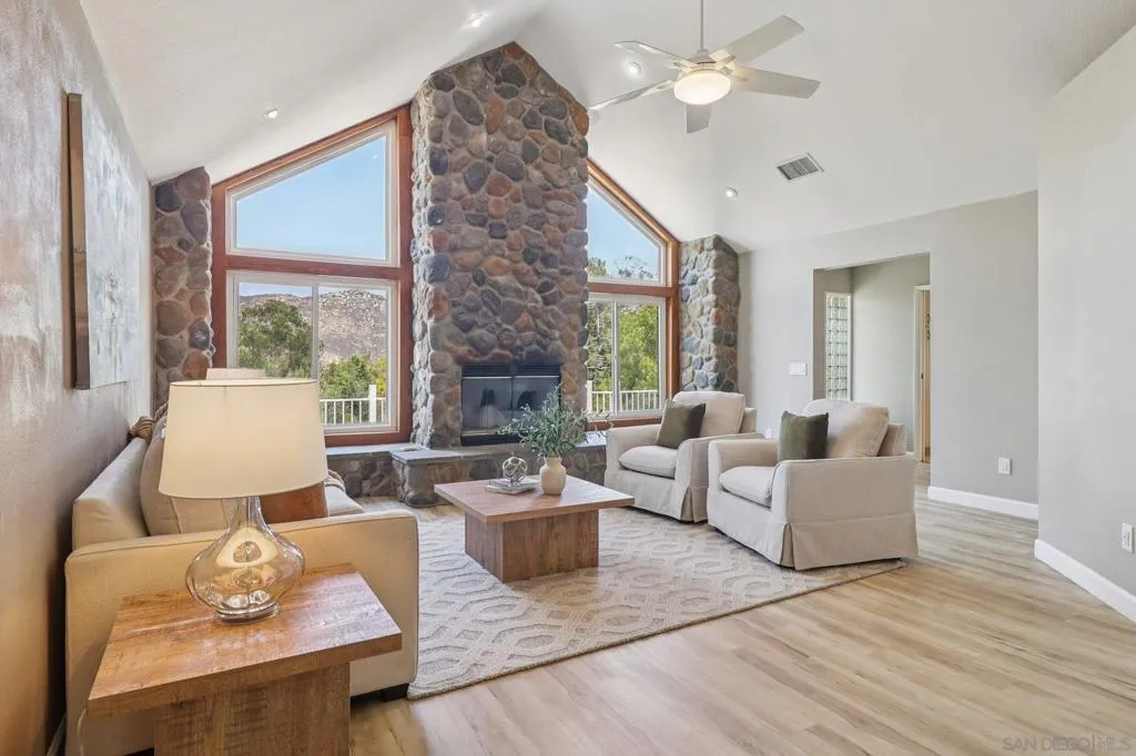 11810 Hi Ridge Rd, Lakeside, California 92040 home-pic-0