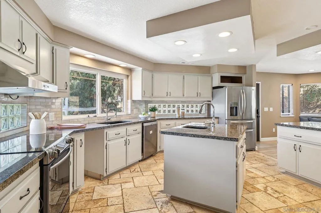 11810 Hi Ridge Rd, Lakeside, California 92040 home-pic-19