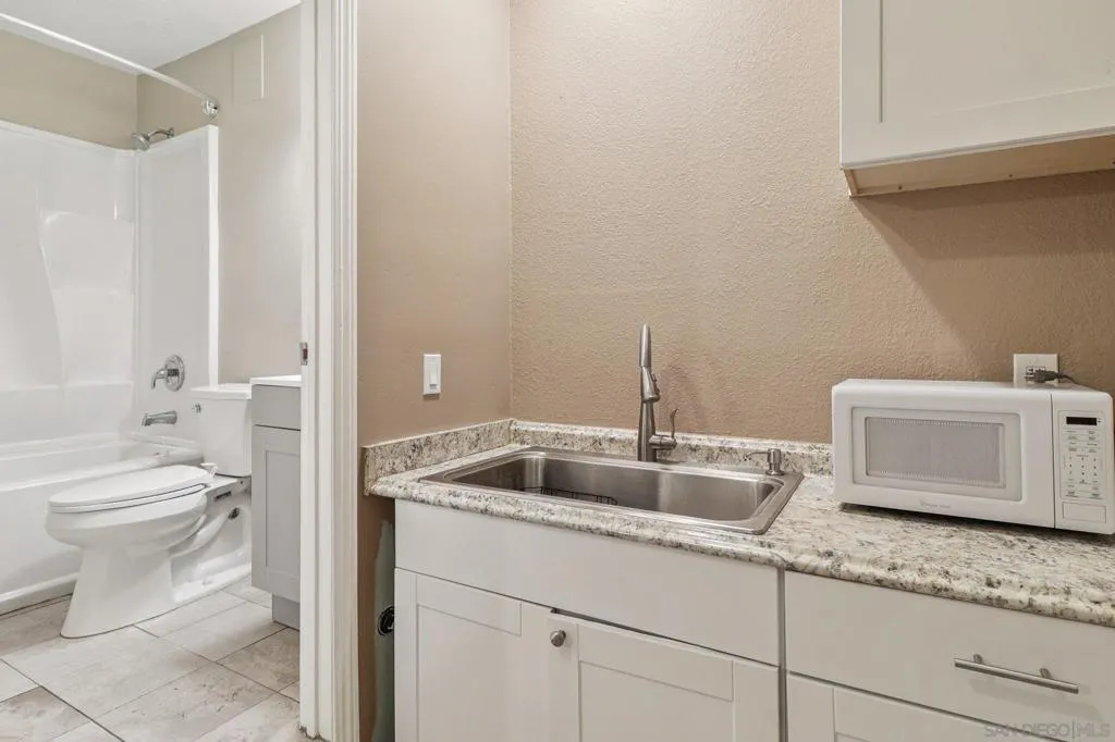 11810 Hi Ridge Rd, Lakeside, California 92040 home-pic-44
