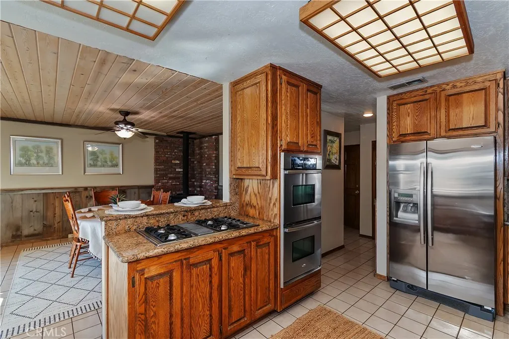 908 Mount Doble Drive, Big Bear City, California 92314 home-pic-16