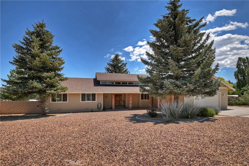 908 Mount Doble Drive, Big Bear City, California 92314 home-pic-2