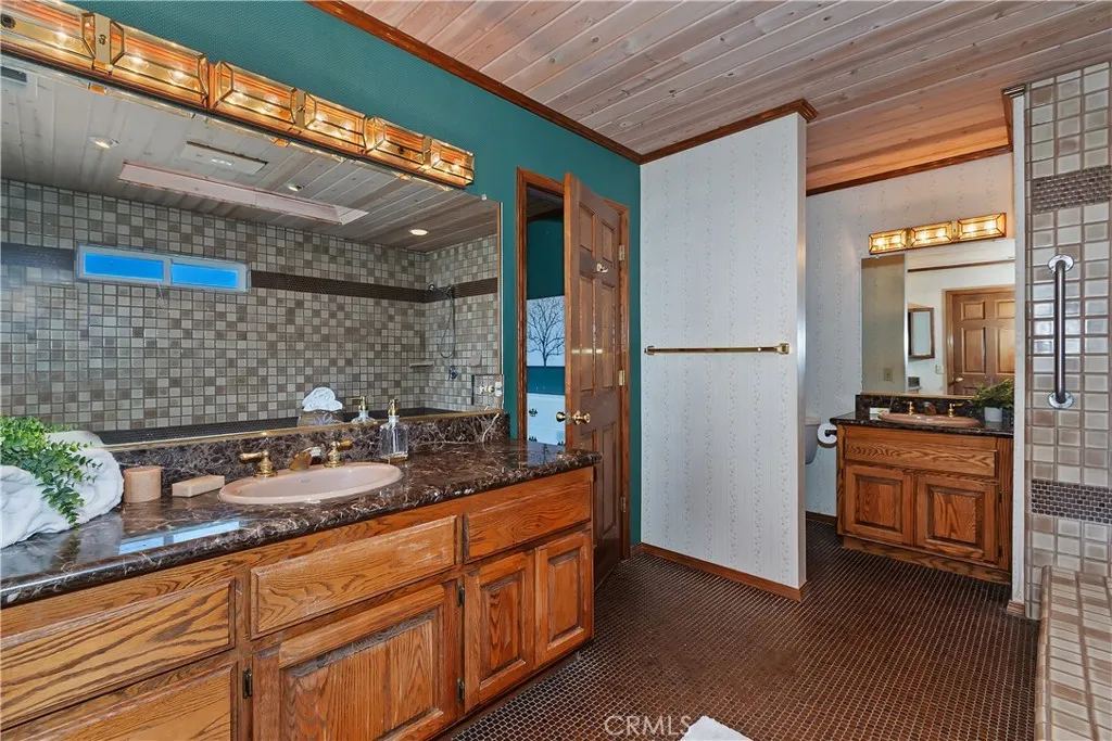 908 Mount Doble Drive, Big Bear City, California 92314 home-pic-25