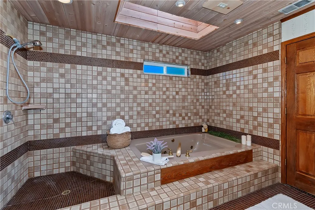 908 Mount Doble Drive, Big Bear City, California 92314 home-pic-24
