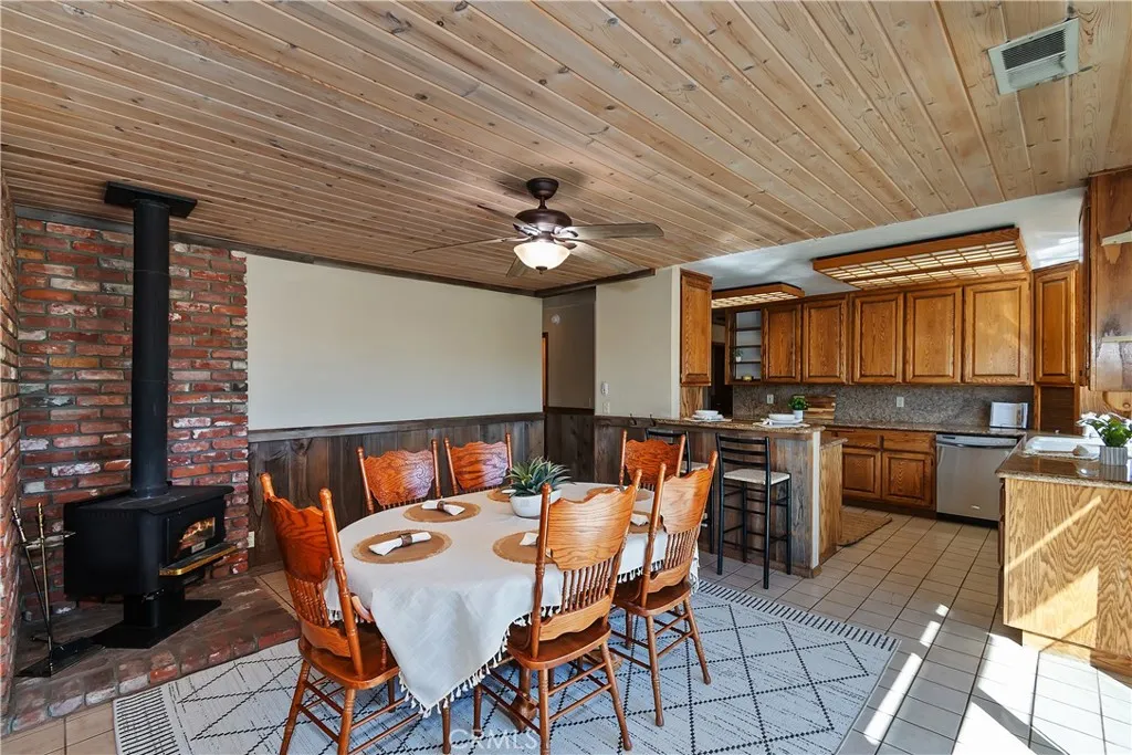 908 Mount Doble Drive, Big Bear City, California 92314 home-pic-17