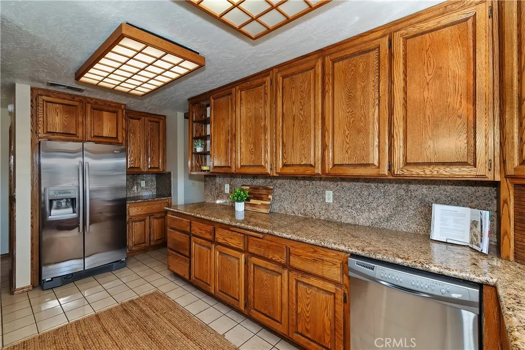 908 Mount Doble Drive, Big Bear City, California 92314 home-pic-15