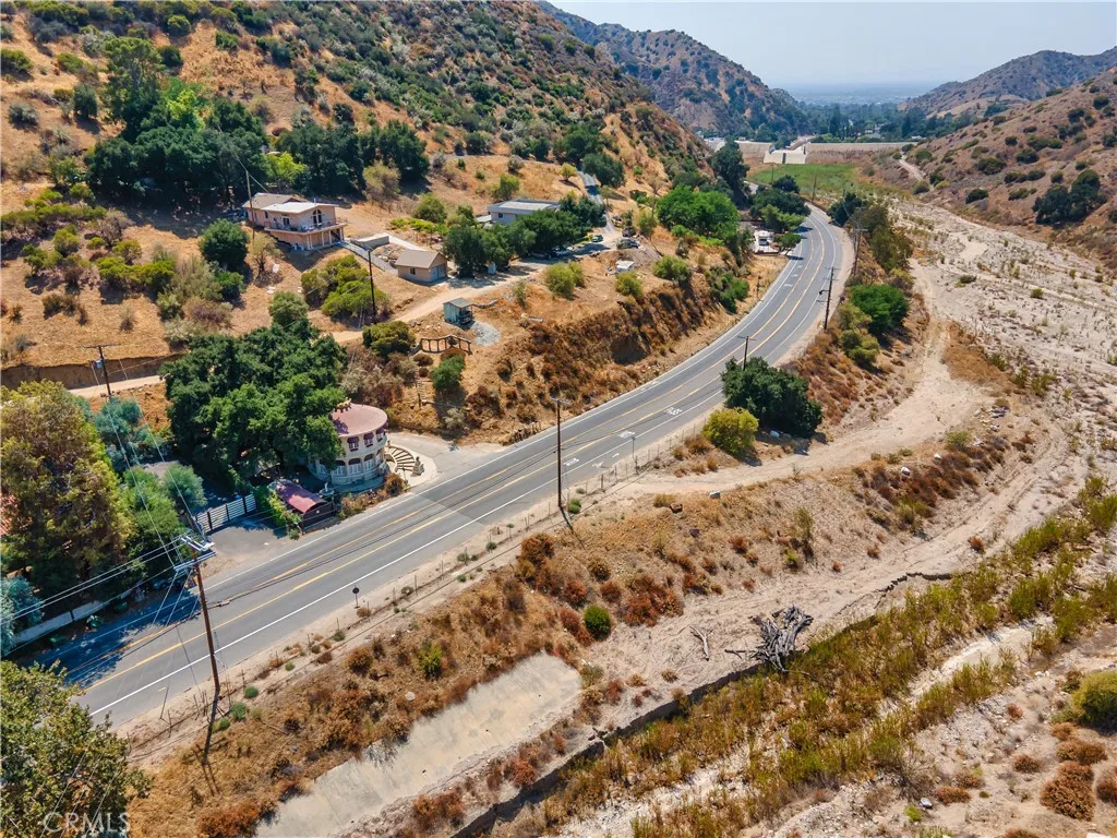 8618 La Tuna Canyon Road, Sun Valley, California 91352 home-pic-47