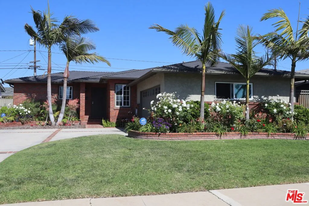 13404 Arcturus Avenue, Gardena, California 90249, 4 Bedrooms Bedrooms, ,2 BathroomsBathrooms,Residential,For Sale,Arcturus,25577417