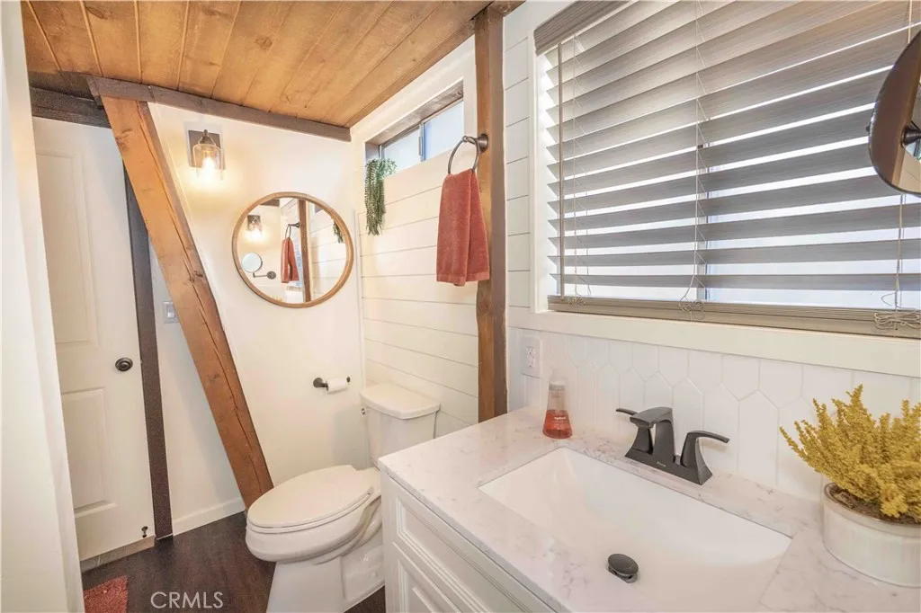 1107 Cedar Mountain Road, Big Bear City, California 92314 home-pic-23