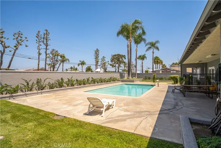 17377 Valley Boulevard 2, Fontana, California 92335