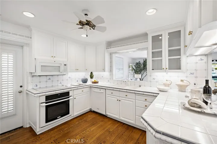 117 E Bay Front, Newport Beach, California 92662
