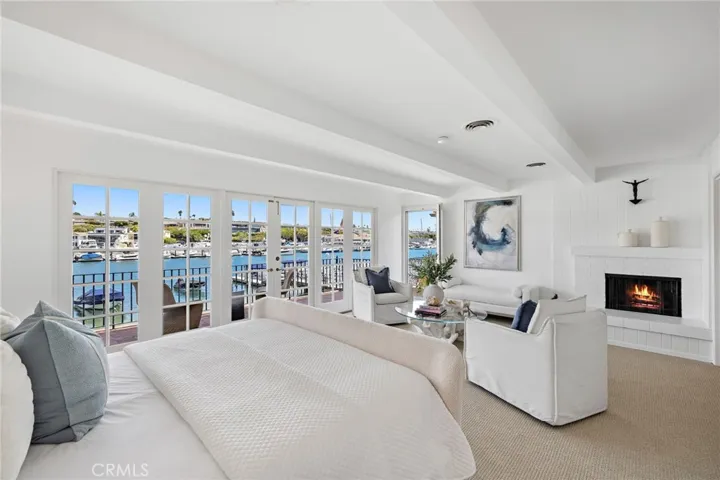117 E Bay Front, Newport Beach, California 92662
