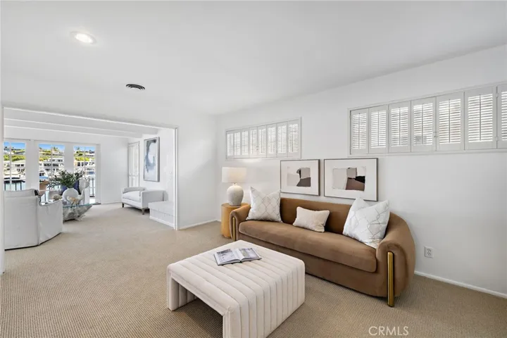 117 E Bay Front, Newport Beach, California 92662