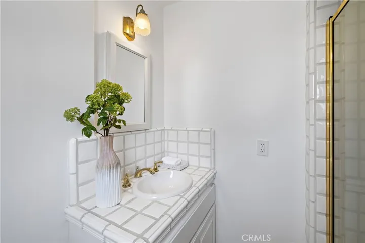 117 E Bay Front, Newport Beach, California 92662