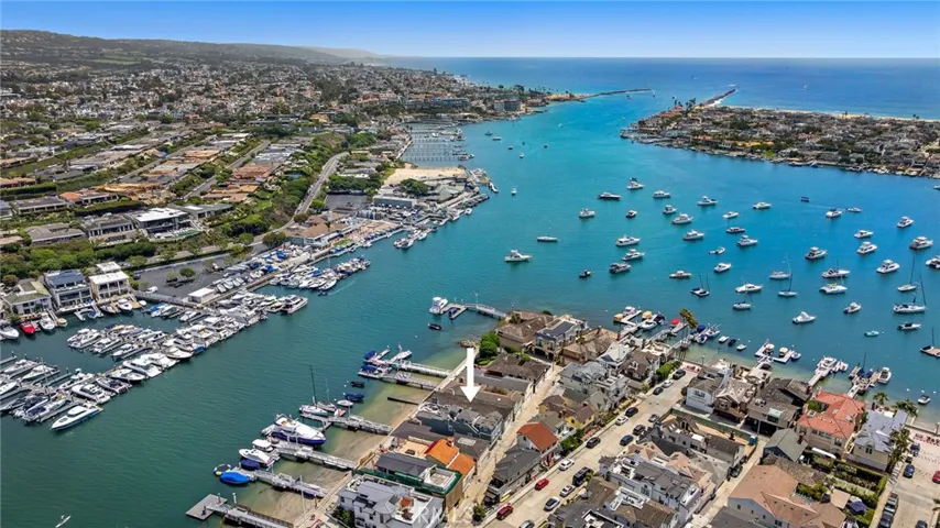 117 E Bay Front, Newport Beach, California 92662