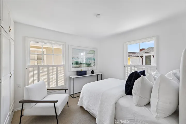 117 E Bay Front, Newport Beach, California 92662