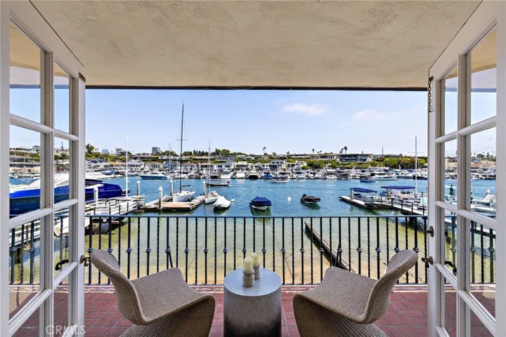 117 E Bay Front, Newport Beach, California 92662