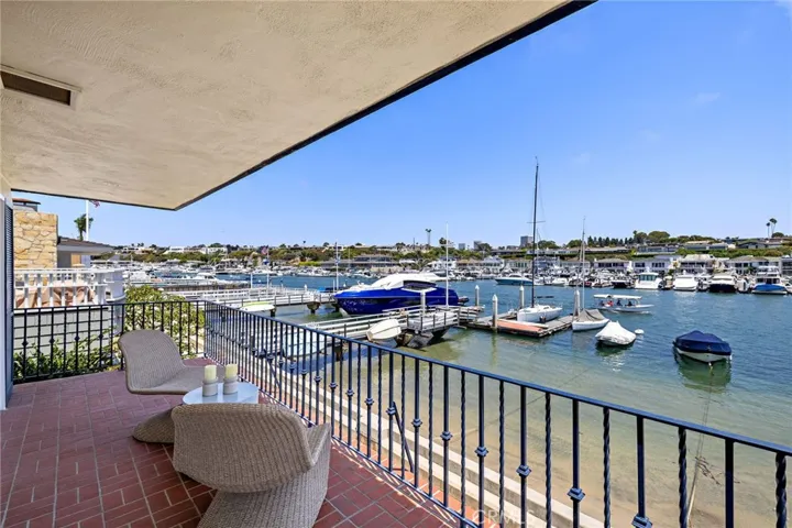 117 E Bay Front, Newport Beach, California 92662