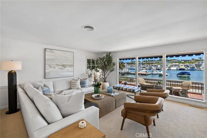 117 E Bay Front, Newport Beach, California 92662