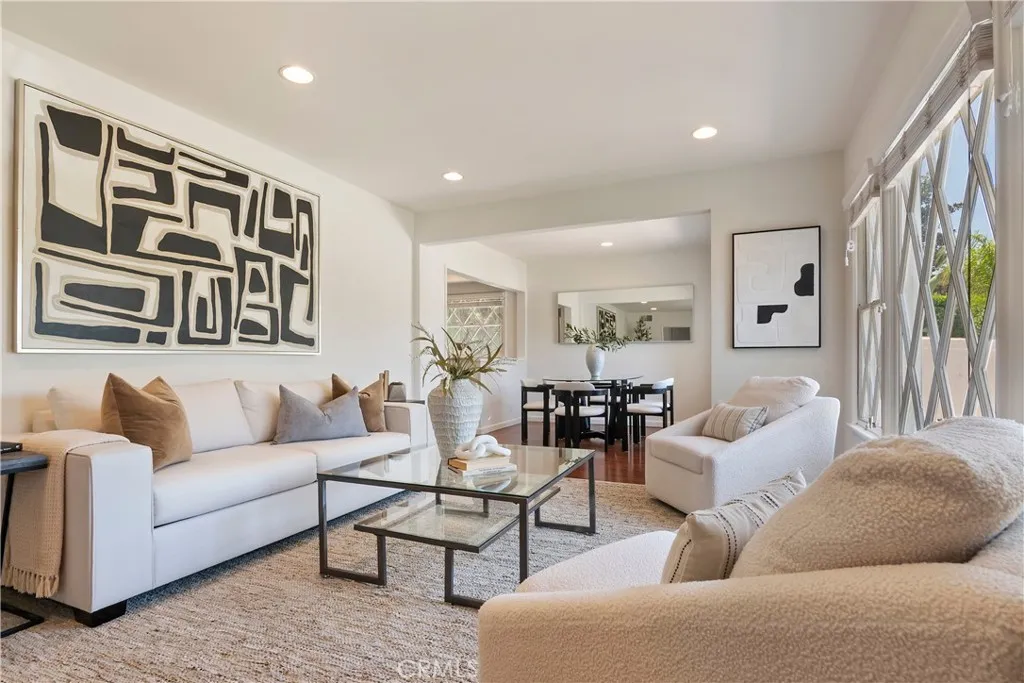 16828 Margate Street, Encino, California 91436 home-pic-0