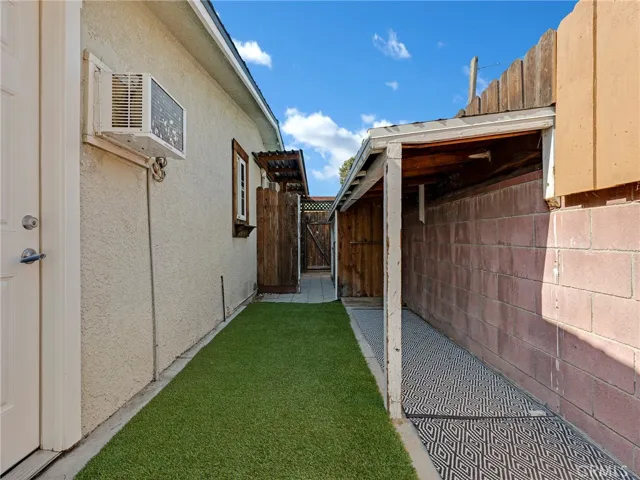 19426 Blythe Street, Reseda, California 91335