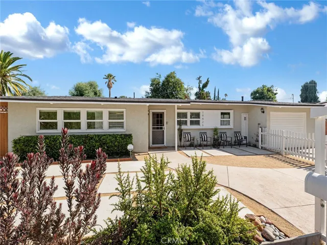19426 Blythe Street, Reseda, California 91335
