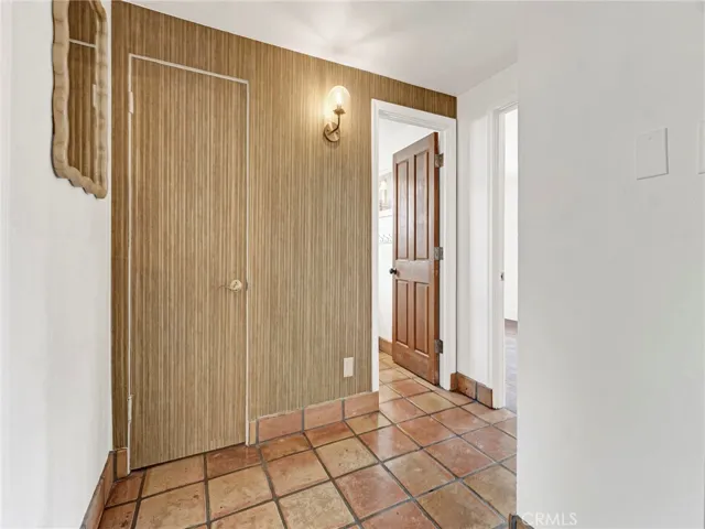 19426 Blythe Street, Reseda, California 91335