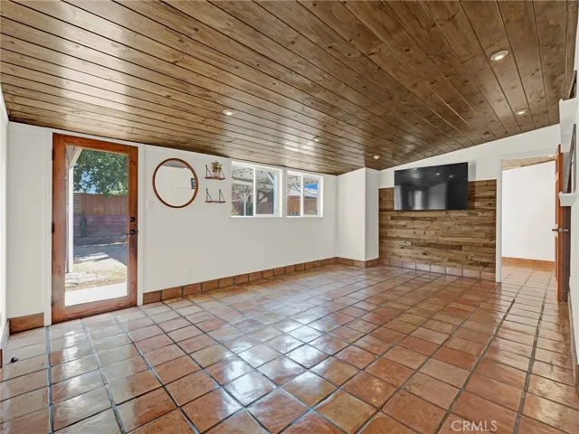 19426 Blythe Street, Reseda, California 91335