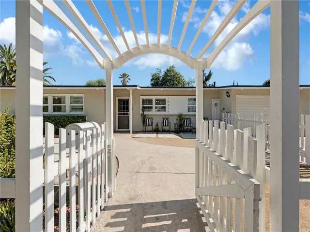 19426 Blythe Street, Reseda, California 91335