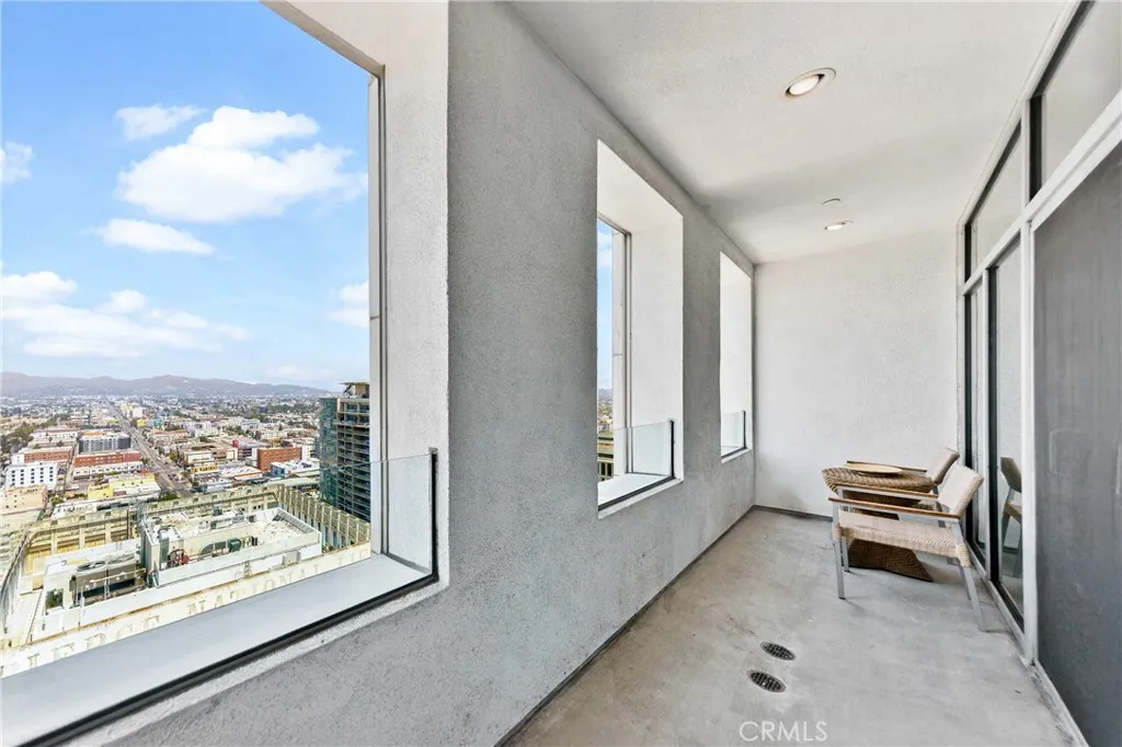 3810 Wilshire Boulevard 2002, Los Angeles, California 90010 home-pic-5