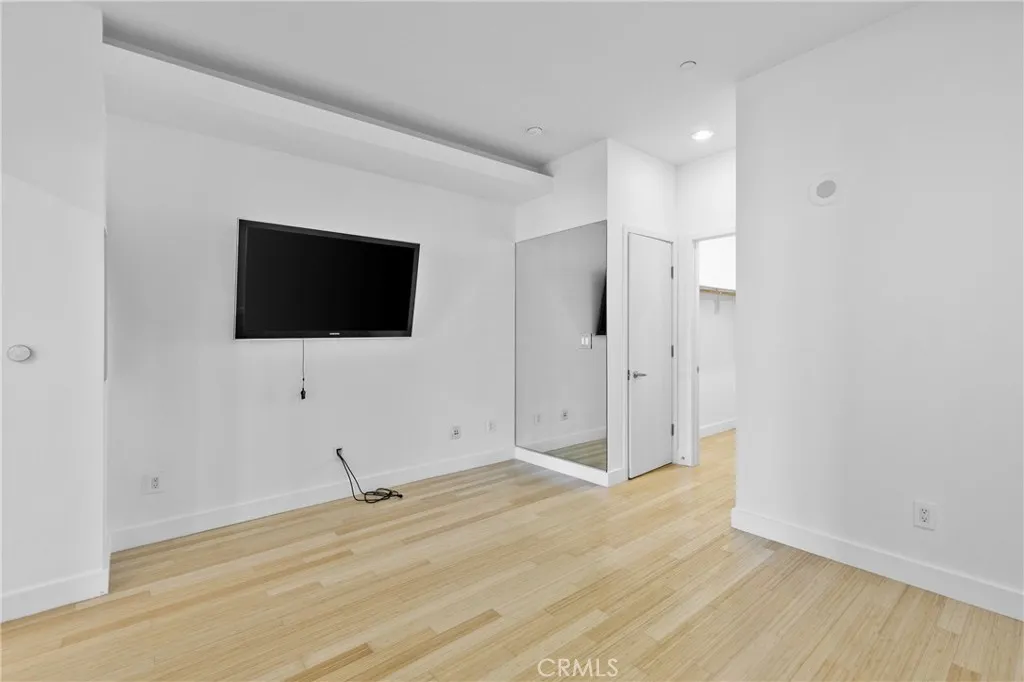 3810 Wilshire Boulevard 2002, Los Angeles, California 90010 home-pic-9