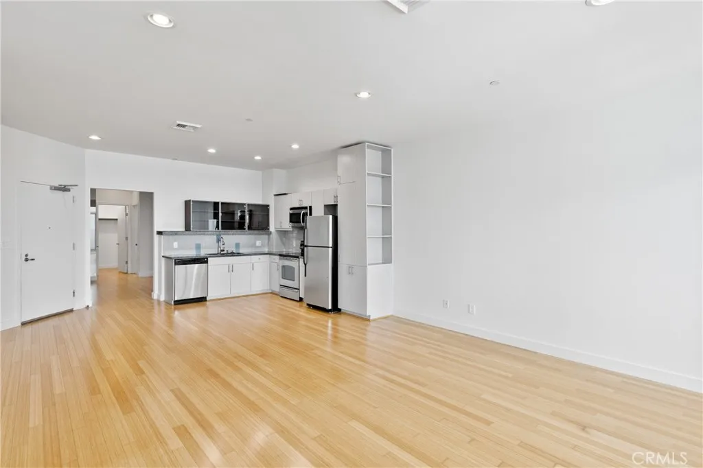 3810 Wilshire Boulevard 2002, Los Angeles, California 90010 home-pic-3