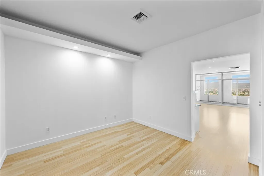 3810 Wilshire Boulevard 2002, Los Angeles, California 90010 home-pic-10