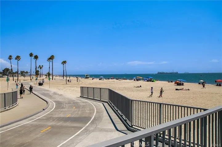 3265 Santa Fe Avenue 60, Long Beach, California 90810