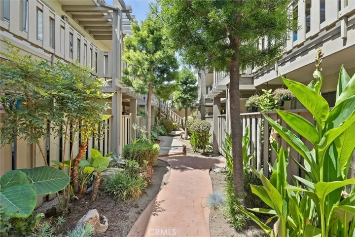 3265 Santa Fe Avenue 60, Long Beach, California 90810