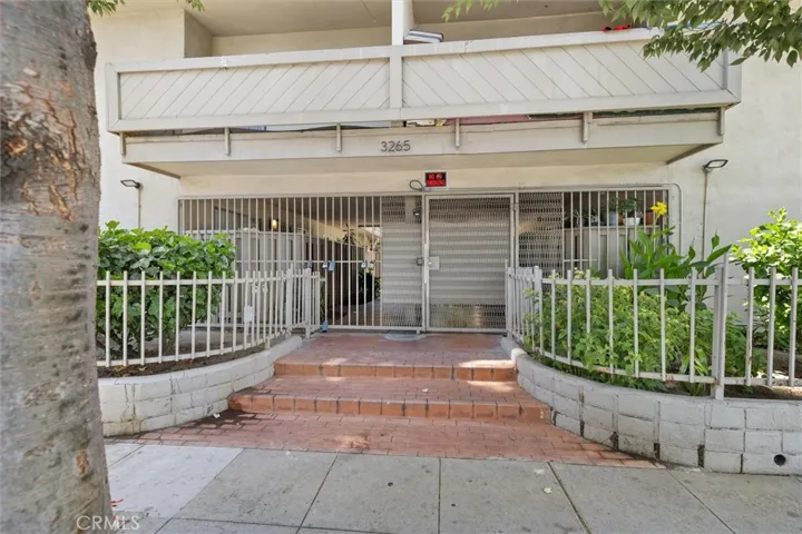 3265 Santa Fe Avenue 60, Long Beach, California 90810