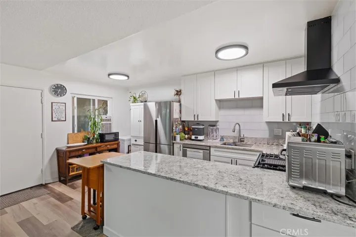 3265 Santa Fe Avenue 60, Long Beach, California 90810